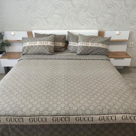 Zlata De Luxe Lägenhet Ivano-Frankivsk Exteriör bild