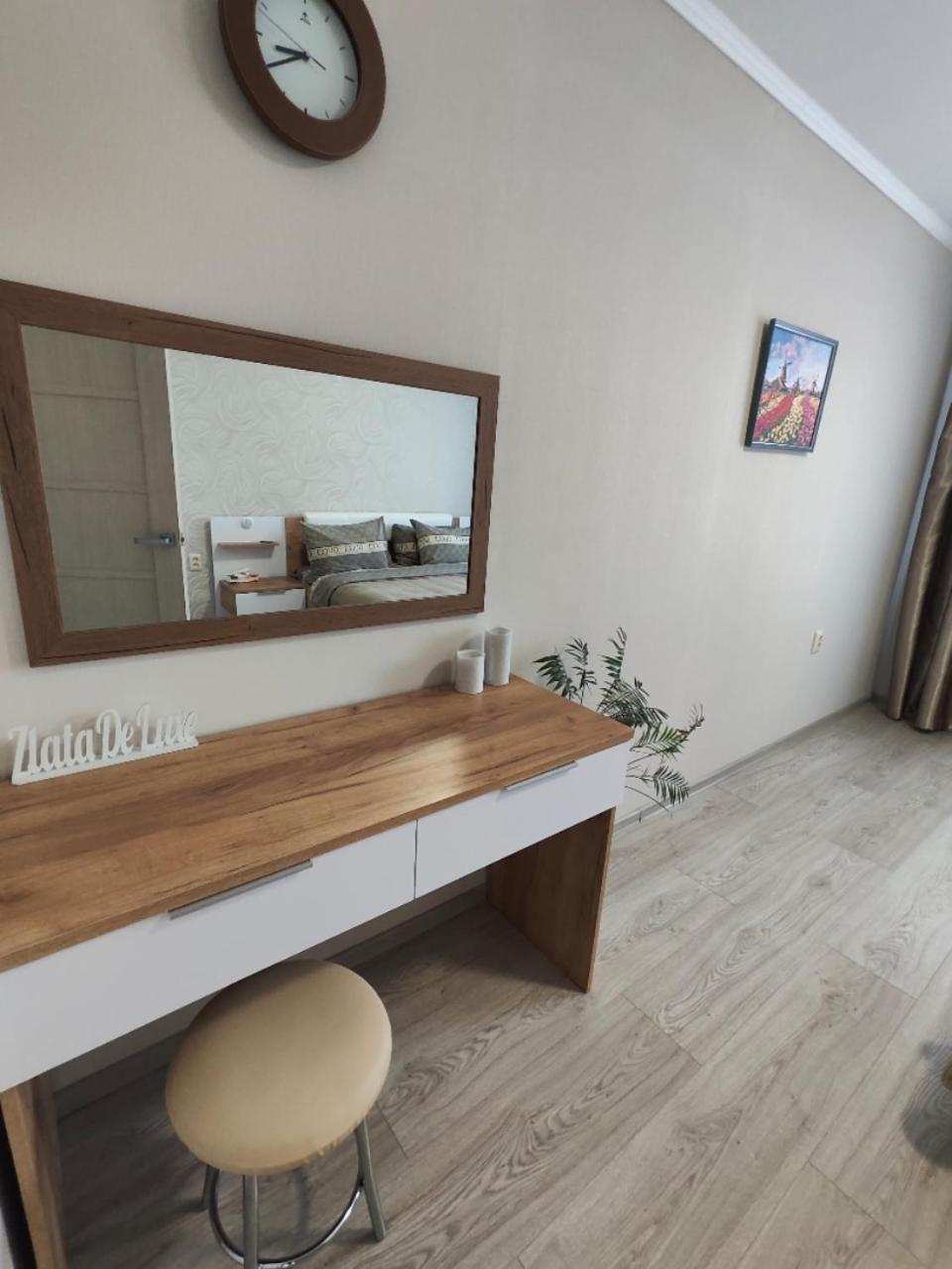 Zlata De Luxe Lägenhet Ivano-Frankivsk Exteriör bild