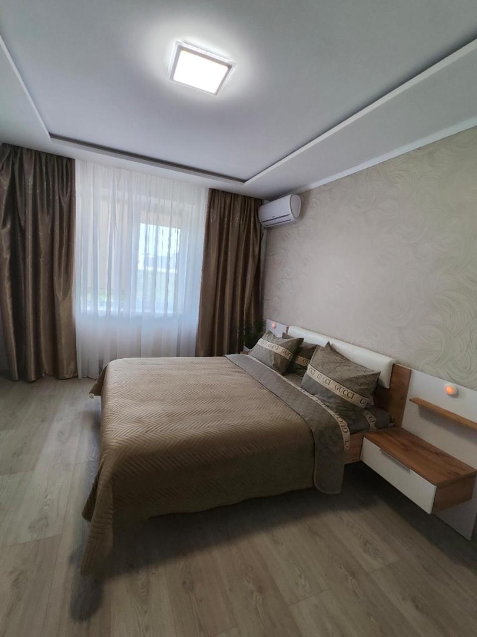 Zlata De Luxe Lägenhet Ivano-Frankivsk Exteriör bild